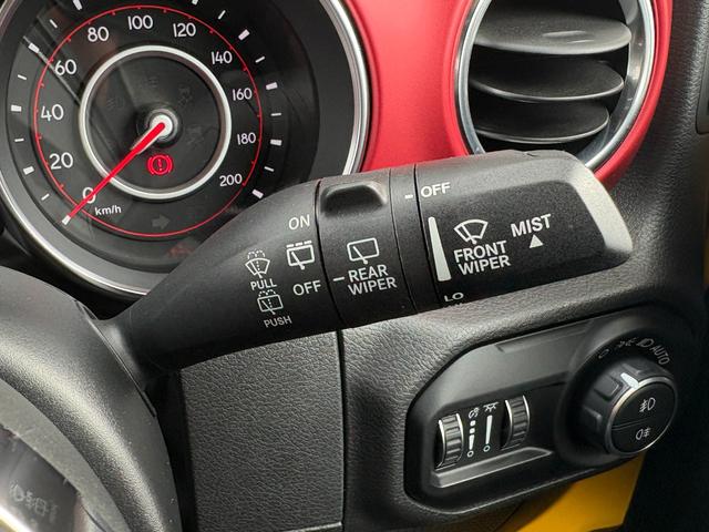 ジープ・ラングラーアンリミテッド ルビコン　黒革　シートヒーター　ＡＬＰＩＮＥスピーカー　衝突軽減Ｂ　アダプティブクルーズコントロール　ブラインドスポットモニター　純正ナビ　フルセグＴＶ　ＡｐｐｌｅＣａｒＰｌａｙ　バックカメラ　ルーフキャリアー（14枚目）