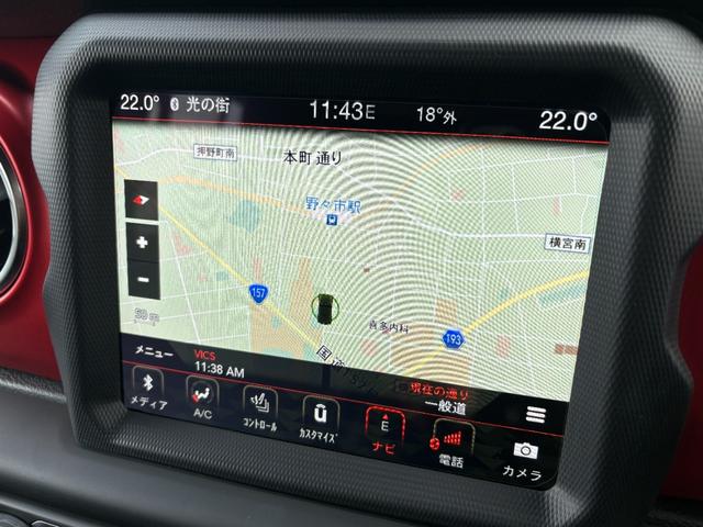 ジープ・ラングラーアンリミテッド ルビコン　黒革　シートヒーター　ＡＬＰＩＮＥスピーカー　衝突軽減Ｂ　アダプティブクルーズコントロール　ブラインドスポットモニター　純正ナビ　フルセグＴＶ　ＡｐｐｌｅＣａｒＰｌａｙ　バックカメラ　ルーフキャリアー（20枚目）
