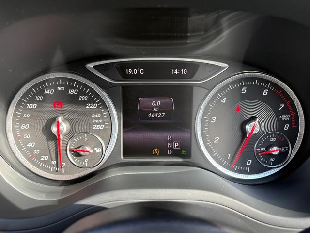 Bクラス B180 スポーツ 衝突軽減ブレーキ アダプティブクルーズコントロール ブラインドスポットモニター 純正ナビ フルセグTV バックカメラ クリアランスソナー LEDヘッドライト アンビエントライト シートヒーター(10枚目)