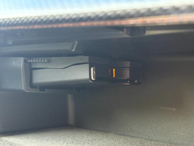 Bクラス B180 スポーツ 衝突軽減ブレーキ アダプティブクルーズコントロール ブラインドスポットモニター 純正ナビ フルセグTV バックカメラ クリアランスソナー LEDヘッドライト アンビエントライト シートヒーター(31枚目)