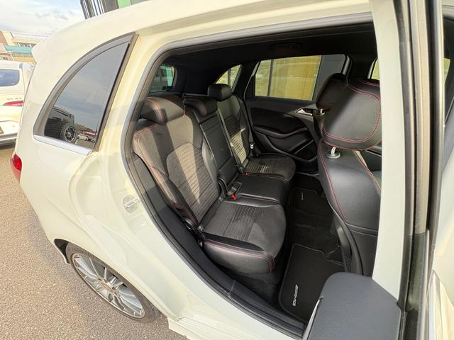 Bクラス B180 スポーツ 衝突軽減ブレーキ アダプティブクルーズコントロール ブラインドスポットモニター 純正ナビ フルセグTV バックカメラ クリアランスソナー LEDヘッドライト アンビエントライト シートヒーター(34枚目)