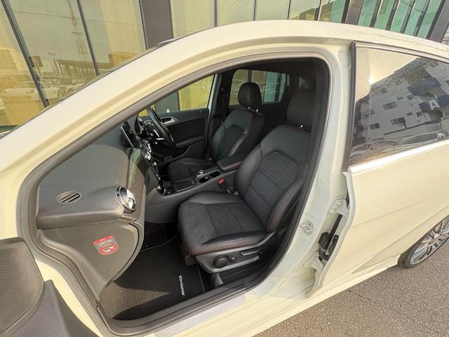 Bクラス B180 スポーツ 衝突軽減ブレーキ アダプティブクルーズコントロール ブラインドスポットモニター 純正ナビ フルセグTV バックカメラ クリアランスソナー LEDヘッドライト アンビエントライト シートヒーター(38枚目)