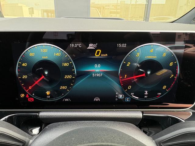 Ｂクラス Ｂ１８０　ＡＭＧレザーエクスクルーシブパッケージ　レザーエクスクルーシブＰ　黒革シート　シートヒーター　サンルーフ　ヘッドアップディスプレイ　アンビエントライト　衝突軽減ブレーキ　アダプティブクルーズコントロール　ブラインドスポットモニター　純正ナビ（11枚目）