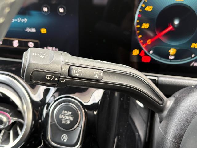 Ｂクラス Ｂ１８０　ＡＭＧレザーエクスクルーシブパッケージ　レザーエクスクルーシブＰ　黒革シート　シートヒーター　サンルーフ　ヘッドアップディスプレイ　アンビエントライト　衝突軽減ブレーキ　アダプティブクルーズコントロール　ブラインドスポットモニター　純正ナビ（17枚目）