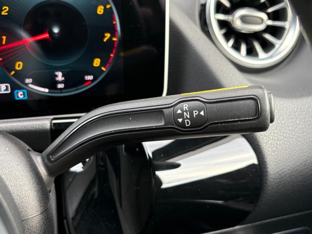 Ｂクラス Ｂ１８０　ＡＭＧレザーエクスクルーシブパッケージ　レザーエクスクルーシブＰ　黒革シート　シートヒーター　サンルーフ　ヘッドアップディスプレイ　アンビエントライト　衝突軽減ブレーキ　アダプティブクルーズコントロール　ブラインドスポットモニター　純正ナビ（18枚目）