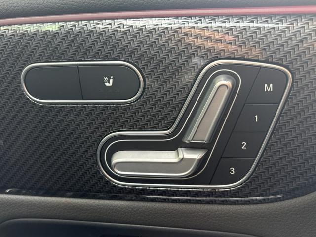 Ｂクラス Ｂ１８０　ＡＭＧレザーエクスクルーシブパッケージ　レザーエクスクルーシブＰ　黒革シート　シートヒーター　サンルーフ　ヘッドアップディスプレイ　アンビエントライト　衝突軽減ブレーキ　アダプティブクルーズコントロール　ブラインドスポットモニター　純正ナビ（21枚目）