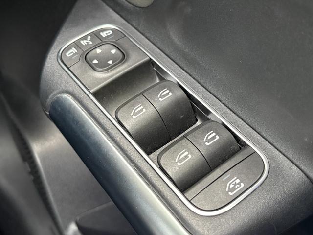 Ｂクラス Ｂ１８０　ＡＭＧレザーエクスクルーシブパッケージ　レザーエクスクルーシブＰ　黒革シート　シートヒーター　サンルーフ　ヘッドアップディスプレイ　アンビエントライト　衝突軽減ブレーキ　アダプティブクルーズコントロール　ブラインドスポットモニター　純正ナビ（22枚目）