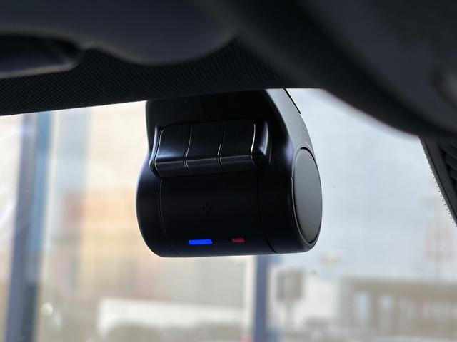 Ｂクラス Ｂ１８０　ＡＭＧレザーエクスクルーシブパッケージ　レザーエクスクルーシブＰ　黒革シート　シートヒーター　サンルーフ　ヘッドアップディスプレイ　アンビエントライト　衝突軽減ブレーキ　アダプティブクルーズコントロール　ブラインドスポットモニター　純正ナビ（25枚目）