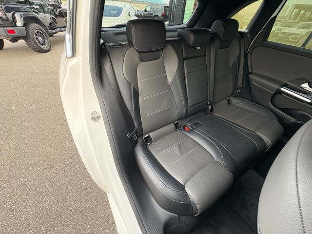 Ｂクラス Ｂ１８０　ＡＭＧレザーエクスクルーシブパッケージ　レザーエクスクルーシブＰ　黒革シート　シートヒーター　サンルーフ　ヘッドアップディスプレイ　アンビエントライト　衝突軽減ブレーキ　アダプティブクルーズコントロール　ブラインドスポットモニター　純正ナビ（43枚目）