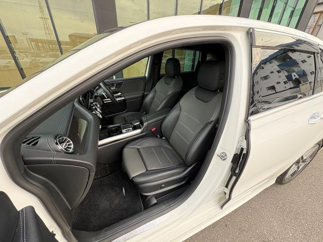 Ｂクラス Ｂ１８０　ＡＭＧレザーエクスクルーシブパッケージ　レザーエクスクルーシブＰ　黒革シート　シートヒーター　サンルーフ　ヘッドアップディスプレイ　アンビエントライト　衝突軽減ブレーキ　アダプティブクルーズコントロール　ブラインドスポットモニター　純正ナビ（46枚目）