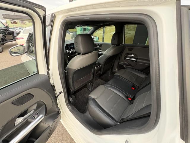 Ｂクラス Ｂ１８０　ＡＭＧレザーエクスクルーシブパッケージ　レザーエクスクルーシブＰ　黒革シート　シートヒーター　サンルーフ　ヘッドアップディスプレイ　アンビエントライト　衝突軽減ブレーキ　アダプティブクルーズコントロール　ブラインドスポットモニター　純正ナビ（47枚目）