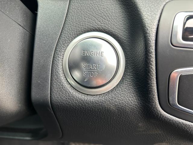 ＬＩＢＥＲＡＬＡは、ＢＭＷ・メルセデス・アウディというドイツのプレミアム３ブランドを中心とした、各ブランドを同時に乗り較べる事ができます。