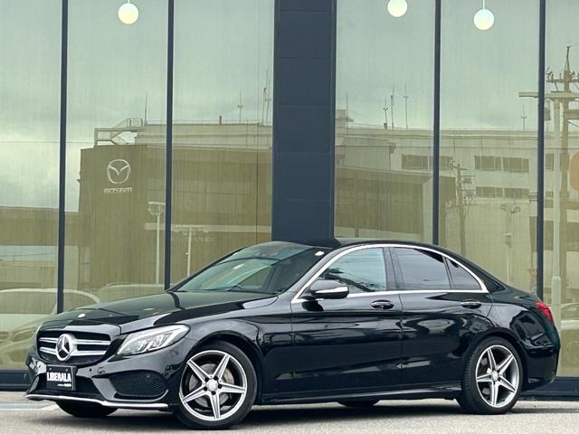 ＬＩＢＥＲＡＬＡは輸入車と本を愛される方々に少しだけ上質な時間が過ぎていくように、落ち着きのある空間をご用意しております。