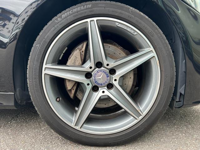 ＬＩＢＥＲＡＬＡでは複数のメーカーのお車をワンストップで乗り比べしていただける輸入車ブランド店舗です。お気軽にお立ち寄りいただき心ゆくまでその性能をご堪能してください。