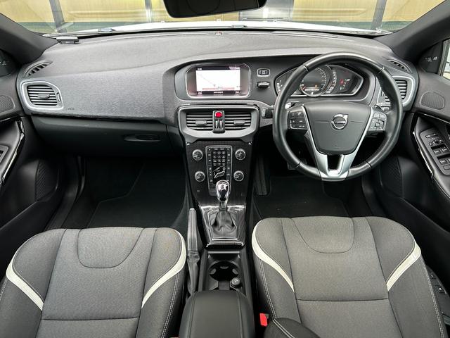 エンドユーザーから直接買取及び全国ＡＡ会場よりバイヤーの厳選仕入車両です。整備記録簿等で整備記録をご確認いただくことも可能です。