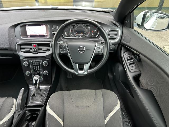 当社の最長３年走行距離無制限保証付き、またはメーカー保証継承による保証となります。当社にてメンテナンス、車検や修理などのアフターサービスの対応が可能となっておりますのでご安心ください。