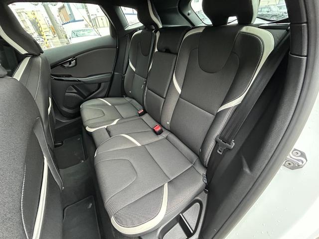 ４１店舗、地域に密着した在庫展示を行なっております。その店舗でしか展示されないお車もございますので、お客様にとってお気に入りの店舗が見つかるかもしれません