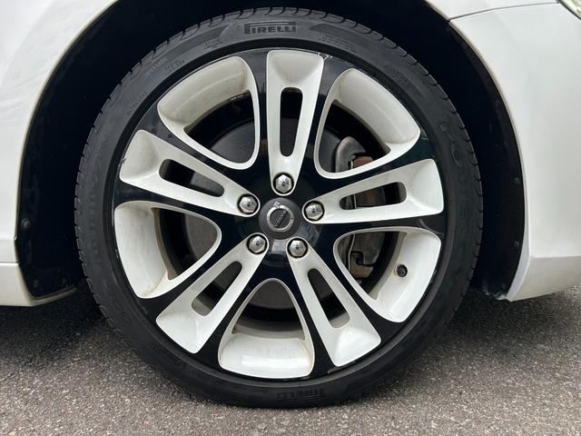 ＬＩＢＥＲＡＬＡでは複数のメーカーのお車をワンストップで乗り比べしていただける輸入車ブランド店舗です。お気軽にお立ち寄りいただき心ゆくまでその性能をご堪能してください。