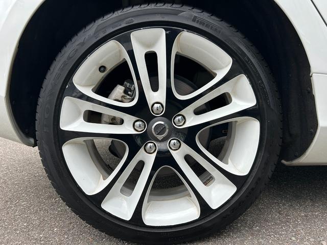 ＬＩＢＥＲＡＬＡでは輸入車知識を持ったコーディネーターが同乗し、ただ運転していただくだけではなく的確にそのお車に合わせたアドバイスをお伝えします。きっと新しい発見があると思います。