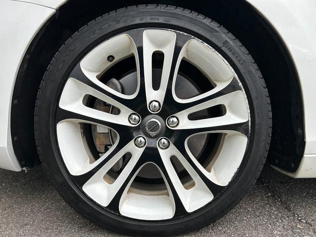 ご遠方の場合でも、下取り車両の金額を概算でお出しすることは可能でございます。車検証をお手元に、走行距離をご確認の上お問い合わせくださいませ。