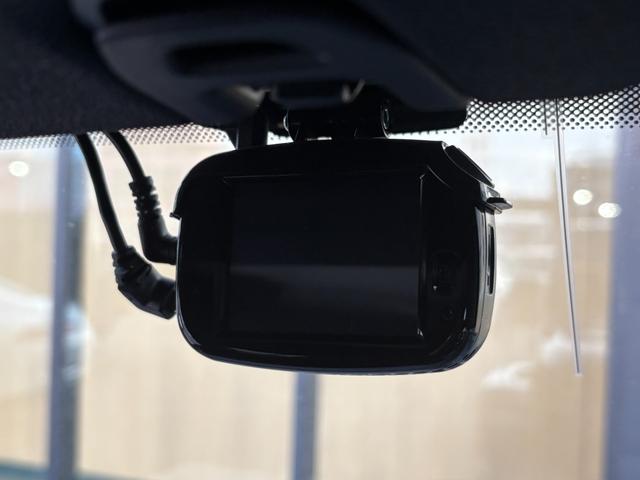 ジープ・ラングラーアンリミテッド サハラ　黒革シート　シートヒーター　ステアリングヒーター　衝突軽減ブレーキ　アダプティブクルーズコントロール　ブラインドスポットモニター　純正ナビ　フルセグＴＶ　ＡｐｐｌｅＣａｒＰｌａｙ　バックカメラ（15枚目）