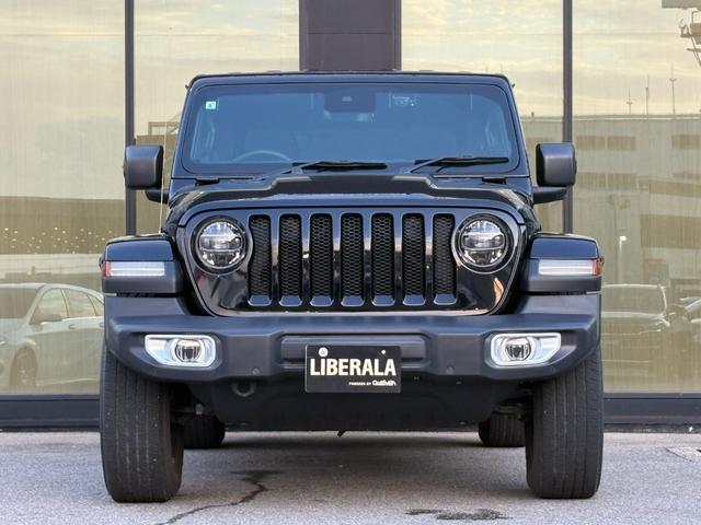 ジープ・ラングラーアンリミテッド サハラ　黒革シート　シートヒーター　ステアリングヒーター　衝突軽減ブレーキ　アダプティブクルーズコントロール　ブラインドスポットモニター　純正ナビ　フルセグＴＶ　ＡｐｐｌｅＣａｒＰｌａｙ　バックカメラ（46枚目）