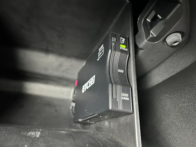 ジープ・ラングラーアンリミテッド サハラ　黒革シート　シートヒーター　ステアリングヒーター　衝突軽減ブレーキアダプティブクルーズコントロール　ブラインドスポットモニター　純正ナビ　フルセグＴＶ　ＡｐｐｌｅＣａｒＰｌａｙ　バックカメラ（29枚目）