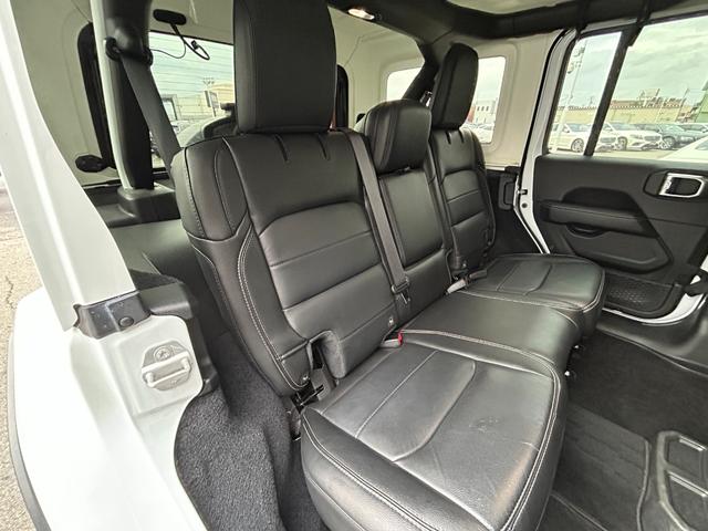 ジープ・ラングラーアンリミテッド サハラ　黒革シート　シートヒーター　ステアリングヒーター　衝突軽減ブレーキアダプティブクルーズコントロール　ブラインドスポットモニター　純正ナビ　フルセグＴＶ　ＡｐｐｌｅＣａｒＰｌａｙ　バックカメラ（37枚目）