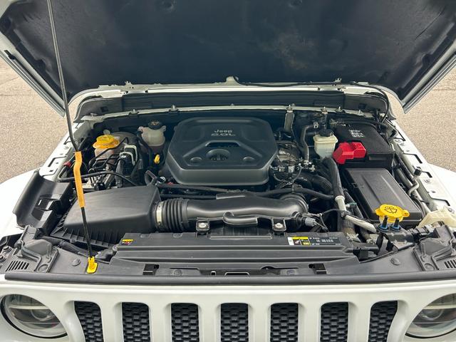 ジープ・ラングラーアンリミテッド サハラ　黒革シート　シートヒーター　ステアリングヒーター　衝突軽減ブレーキアダプティブクルーズコントロール　ブラインドスポットモニター　純正ナビ　フルセグＴＶ　ＡｐｐｌｅＣａｒＰｌａｙ　バックカメラ（63枚目）