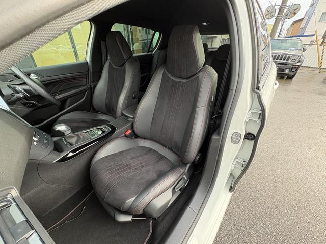 ３０８ ＧＴ　ブルーＨＤｉ　衝突軽減ブレーキ　クルーズコントロール　ブラインドスポットモニター　純正ディスプレイオーディオ　　Ｂｌｕｅｔｏｏｔｈ　バックカメラ　クリアランスソナー　ＬＥＤヘッドライト　オートハイビーム　スマートキ（32枚目）