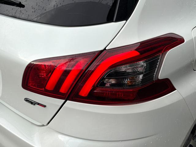 ３０８ ＧＴ　ブルーＨＤｉ　衝突軽減ブレーキ　クルーズコントロール　ブラインドスポットモニター　純正ディスプレイオーディオ　　Ｂｌｕｅｔｏｏｔｈ　バックカメラ　クリアランスソナー　ＬＥＤヘッドライト　オートハイビーム　スマートキ（54枚目）