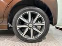 アルミホイール装着車です。