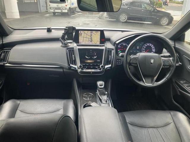 クラウンハイブリッド S Cパッケージ 保証書/純正 HDDナビ/衝突安全装置/シートヒーター 前席/車線逸脱防止支援システム/シート フルレザー/パーキングアシスト バックガイド/ドライブレコーダー 純正 革シート 衝突被害軽減システム(4枚目)