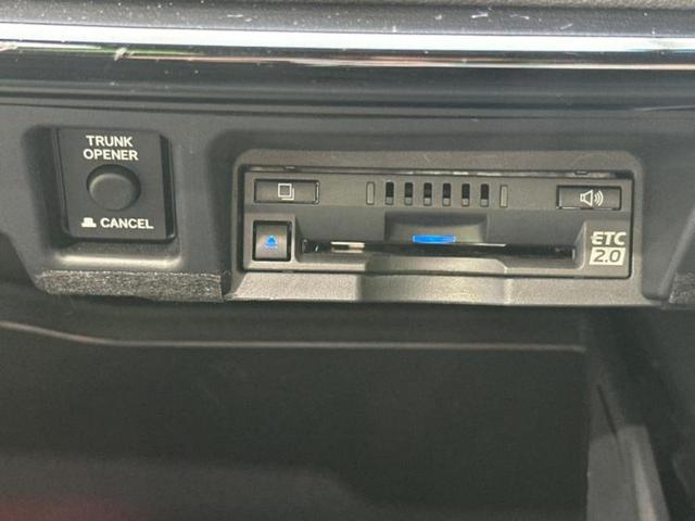 クラウンハイブリッド S Cパッケージ 保証書/純正 HDDナビ/衝突安全装置/シートヒーター 前席/車線逸脱防止支援システム/シート フルレザー/パーキングアシスト バックガイド/ドライブレコーダー 純正 革シート 衝突被害軽減システム(18枚目)