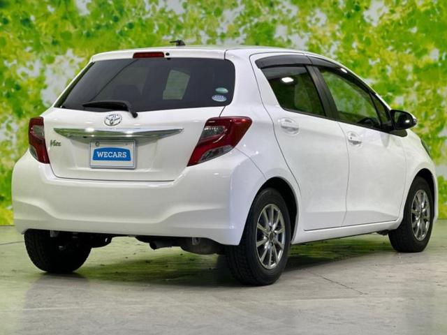 ヴィッツ F 新品タイヤ/保証書/純正 SDナビ/パーキングアシスト バックガイド/ヘッドランプ LED/Bluetooth接続/ETC/EBD付ABS/バックモニター/ワンセグTV バックカメラ パークアシスト(3枚目)