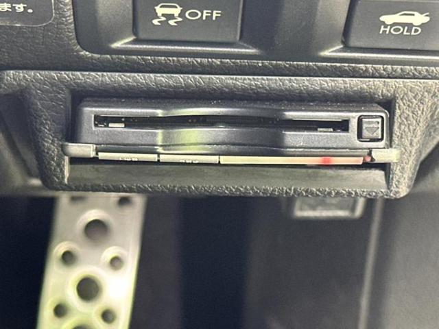 レガシィB4 4WD2.5iアイサイトSパッケージ 新品タイヤ/エアロ/純正 SDナビ/衝突安全装置/車線逸脱防止支援システム/シート ハーフレザー/パーキングアシスト バックガイド/ドライブレコーダー 社外/ヘッドランプ HID 衝突被害軽減システム(18枚目)