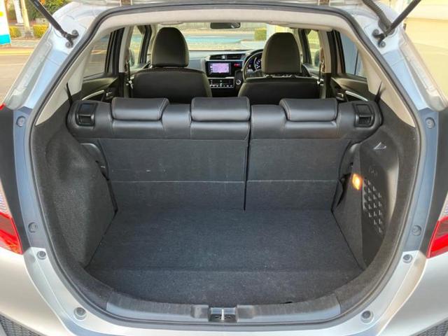 フィットハイブリッド ハイブリッド・Ｌパッケージ　新品タイヤ／保証書／社外　ＳＤナビ／衝突安全装置／シート　ハーフレザー／パーキングアシスト　バックガイド／ヘッドランプ　ＬＥＤ／Ｂｌｕｅｔｏｏｔｈ接続／ＥＴＣ／ＥＢＤ付ＡＢＳ　衝突被害軽減システム（8枚目）