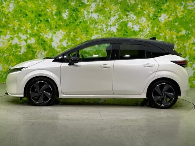 オーラ Ｇレザーエディション　ＢＯＳＥ／保証書／純正　９インチ　ＳＤナビ／インテリジェントルームミラー／衝突安全装置／全方位モニター／車線逸脱防止支援システム／シート　合皮／ドライブレコーダー　純正／ヘッドランプ　ＬＥＤ　ドラレコ（2枚目）