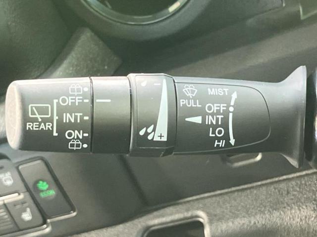 N-BOXカスタム ヒョウジュン 保証書/ホンダセンシング/電動スライドドア/シートヒーター 前席/車線逸脱防止支援システム/ヘッドランプ LED/EBD付ABS/横滑り防止装置/アイドリングストップ/エアバッグ 運転席 盗難防止装置(12枚目)