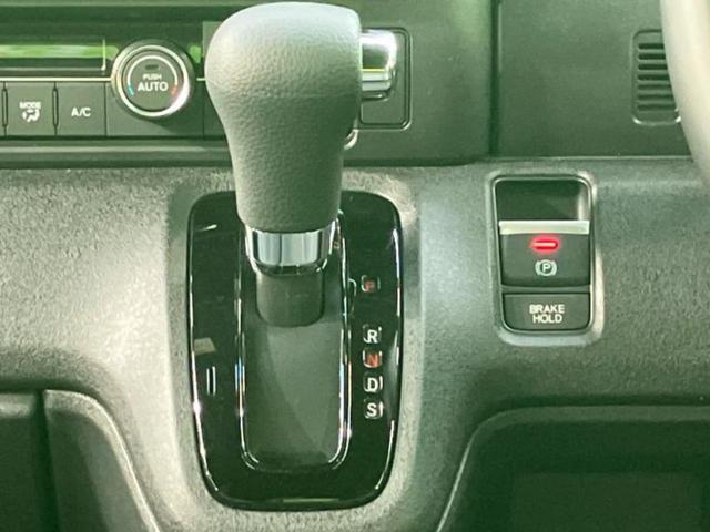 Ｎ－ＢＯＸカスタム ターボコーディネートスタイル２トーン　保証書／純正　９インチ　ナビ／ホンダセンシング／両側電動スライドドア／シートヒーター　前席／マルチビューカメラシステム／車線逸脱防止支援システム／登録済未使用車／ヘッドランプ　ＬＥＤ　ターボ　禁煙車（17枚目）