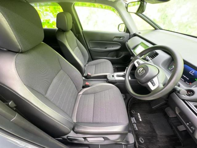 フィット ４ＷＤ　ｅＨＥＶクロスター　保証書／純正　９インチ　ＳＤナビ／衝突安全装置／車線逸脱防止支援システム／シート　合皮／ヘッドランプ　ＬＥＤ／ＵＳＢジャック／Ｂｌｕｅｔｏｏｔｈ接続／ＥＴＣ／ＥＢＤ付ＡＢＳ／横滑り防止装置　４ＷＤ（4枚目）