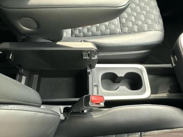 ヴォクシー ハイブリッドS-Z 新品タイヤ/保証書/ディスプレイオーディオ+ナビ10.5インチ/フリップダウンモニター 純正 13.2インチ/デジタルインナーミラー/トヨタセーフティセンス/両側電動スライドドア 衝突被害軽減システム(48枚目)