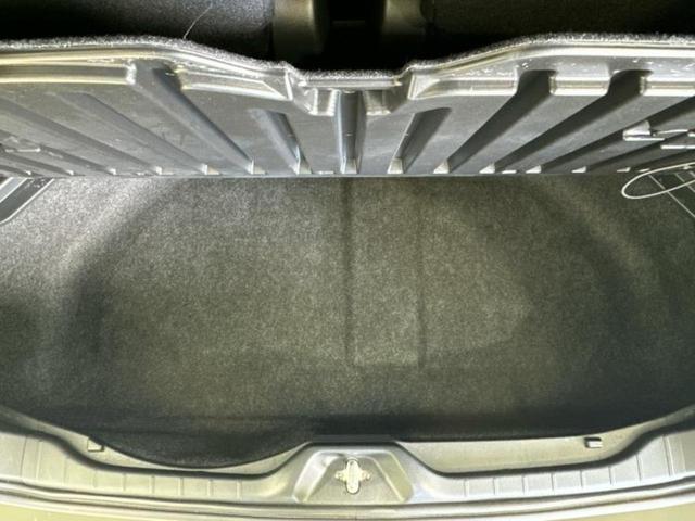 ヴォクシー ハイブリッドS-Z 新品タイヤ/保証書/ディスプレイオーディオ+ナビ10.5インチ/フリップダウンモニター 純正 13.2インチ/デジタルインナーミラー/トヨタセーフティセンス/両側電動スライドドア 衝突被害軽減システム(52枚目)