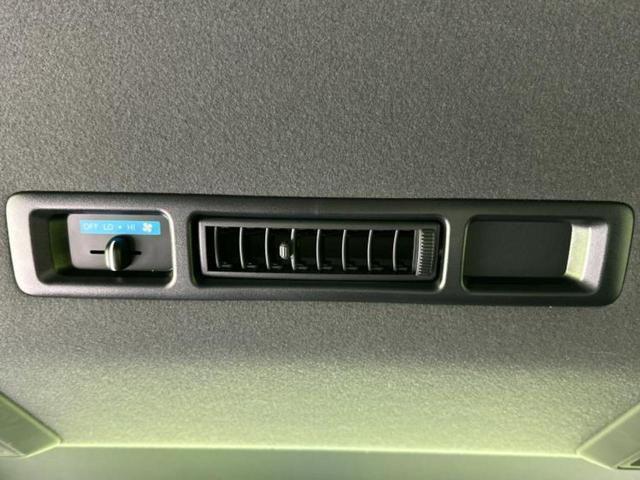 ハイエースバン 4WDロングスーパーGLダークプライム2 純正 SDナビ/デジタルインナーミラー/トヨタセーフティセンス/パノラミックビューモニター/車線逸脱防止支援システム/ヘッドランプ LED/Bluetooth接続/ETC2.0/EBD付ABS 4WD(40枚目)