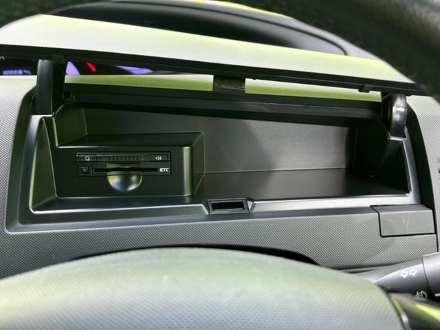 ＷＥＣＡＲＳでは各商談席に大型モニターをご用意しております！見やすい大画面でゆったりと全国の在庫をご覧いただけます！是非ご来店お待ちしております！