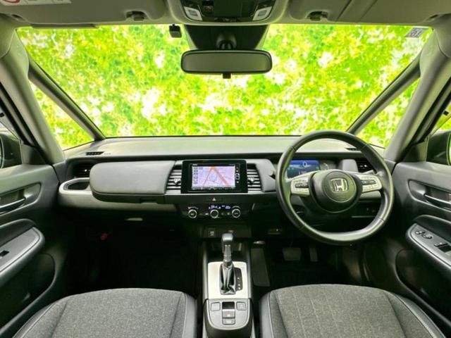 フィット eHEVホーム 純正 SDナビ/ホンダセンシング/車線逸脱防止支援システム/ヘッドランプ LED/USBジャック/Bluetooth接続/ETC/EBD付ABS/横滑り防止装置/アイドリングストップ バックカメラ(4枚目)