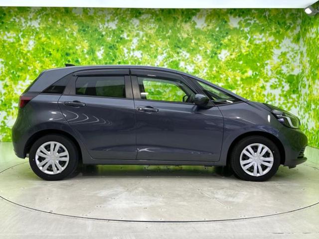 フィット ｅＨＥＶホーム　純正　ＳＤナビ／ホンダセンシング／車線逸脱防止支援システム／ヘッドランプ　ＬＥＤ／ＵＳＢジャック／Ｂｌｕｅｔｏｏｔｈ接続／ＥＴＣ／ＥＢＤ付ＡＢＳ／横滑り防止装置／アイドリングストップ　バックカメラ（50枚目）