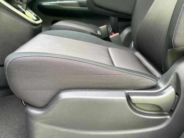 セレナ ハイウェイスターVセレクション 新品タイヤ/保証書/純正 9インチ SDナビ/フリップダウンモニター/インテリジェントルームミラー/エマージェンシーブレーキ/両側電動スライドドア/アラウンドビューモニター/車線逸脱防止支援システム(30枚目)