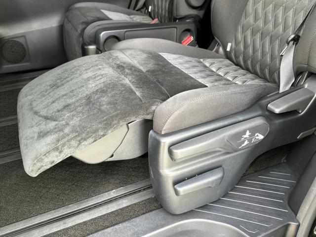 アルファード Ｓ　新品タイヤ／モデリスタエアロ／保証書／社外　１１インチ　ＳＤナビ／フリップダウンモニター　社外　１２．８インチ／トヨタセーフティセンス／両側電動スライドドア／車線逸脱防止支援システム　フルエアロ（31枚目）