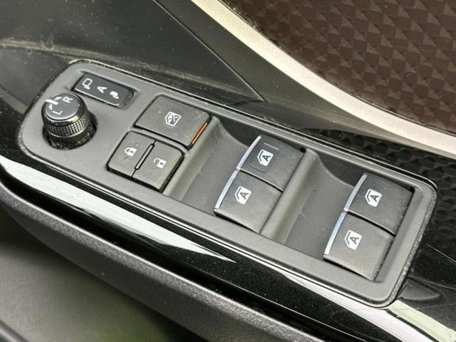 C-HR G 新品タイヤ/純正 SDナビ/トヨタセーフティセンス/シートヒーター 前席/車線逸脱防止支援システム/シート フルレザー/ヘッドランプ LED/Bluetooth接続/ETC/EBD付ABS 革シート(17枚目)